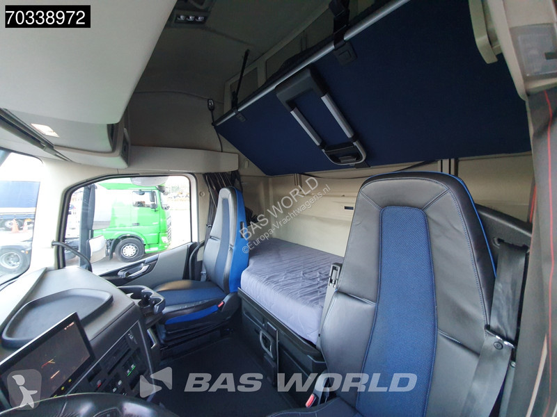 Tahač Volvo 500 4X2 XL 2x Tanks ACC