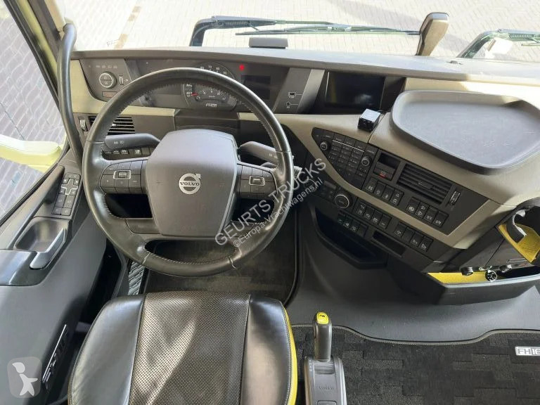 Traktor Volvo 16750 6X4 XXL CABINE...