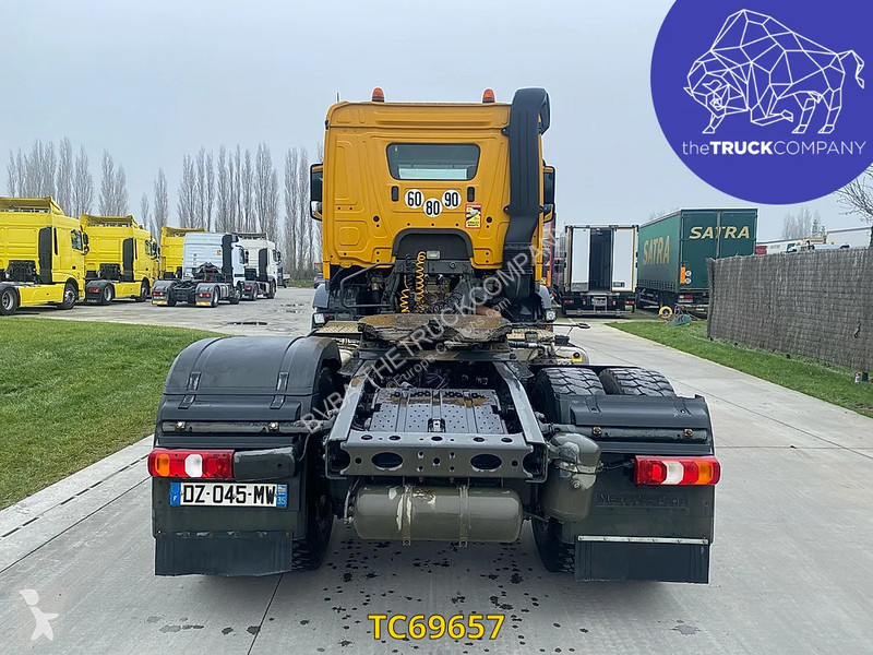 Traktor Mercedes 2048