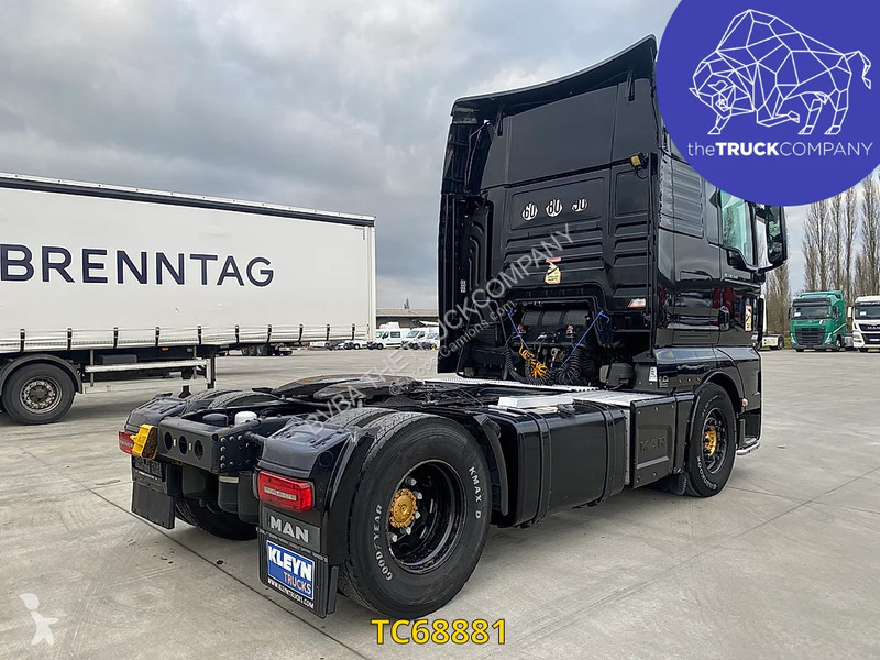 Traktor MAN 560