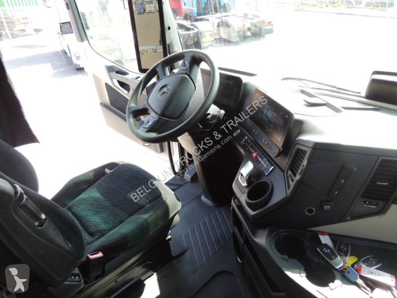 Traktor Mercedes