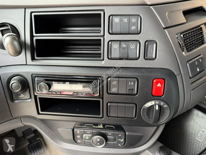 Trekker DAF 480 SSC Super Space 2x tank LED...