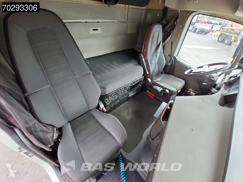 Tahač Volvo 6X4 Retarder 2xTanks Lift-Axle...