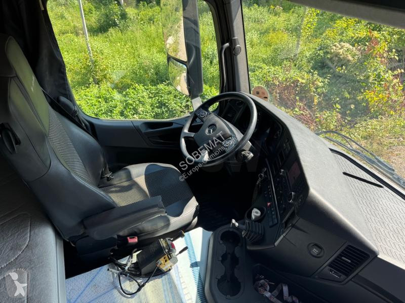 Tracteur Mercedes 2046