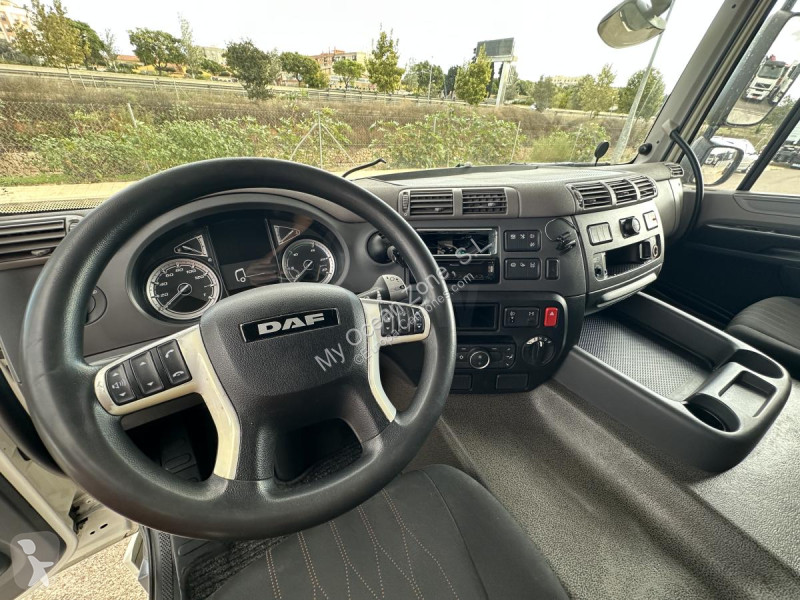 جرار DAF 410