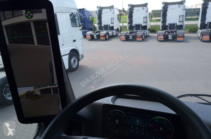 Cap tractor Mercedes
