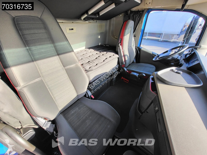 جرار Volvo 500 8X2 Steered Tag axle!...