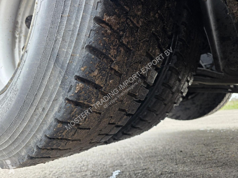 Scania R560 6X2 HNA Scania R560 V8 6x2 Tractor...