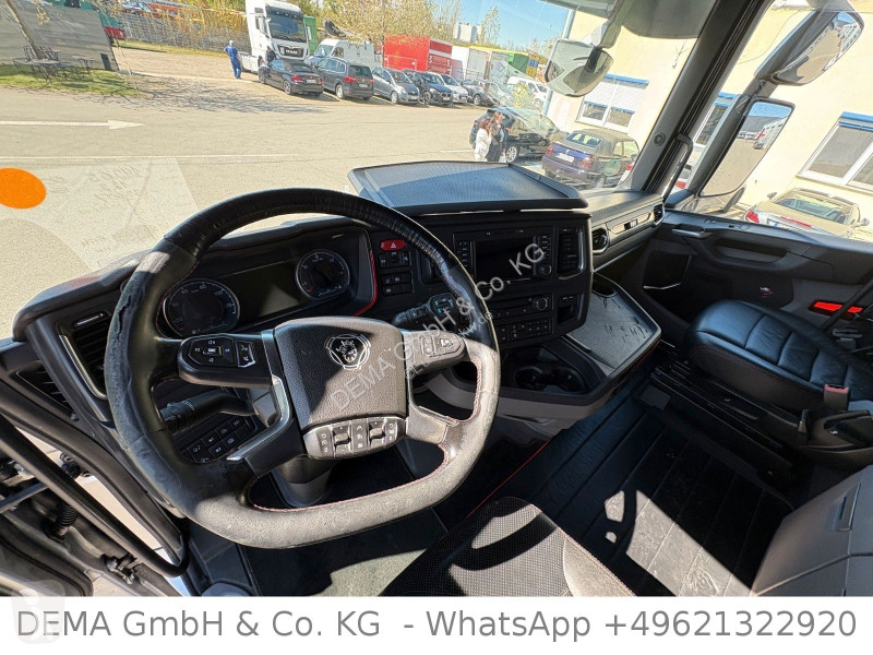 جرار Scania...