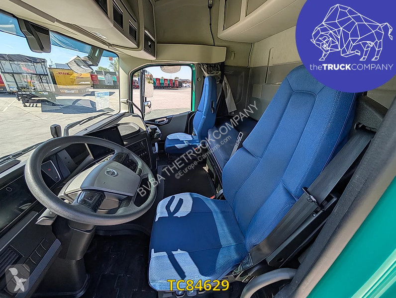 جرار Volvo 500