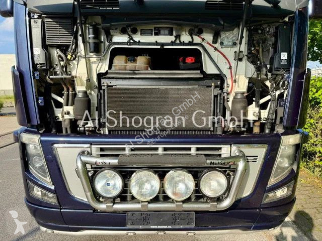جرار Volvo 16700 Globetrotter...