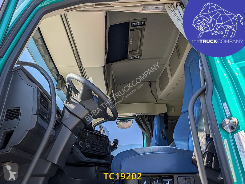 جرار Volvo 500