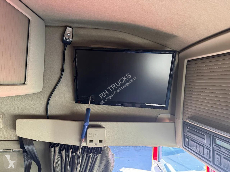 جرار Volvo 6X4 - EURO 6 + PALFINGER EPSILON...