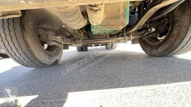 جرار Volvo