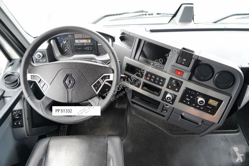 جرار Renault T 520