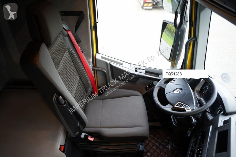 Влекач Renault T 440