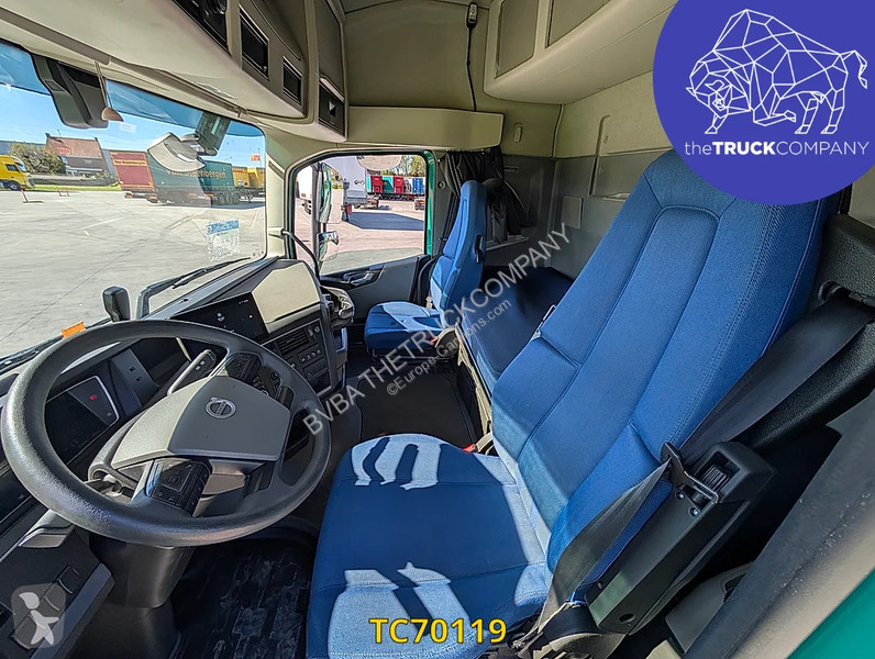جرار Volvo 500