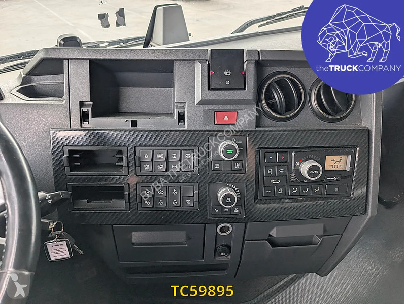جرار Renault T 480