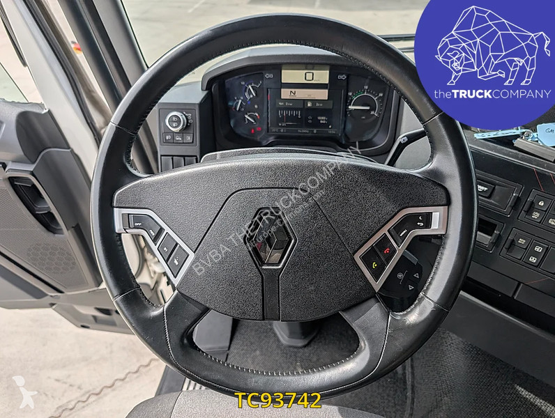 جرار Renault T 480
