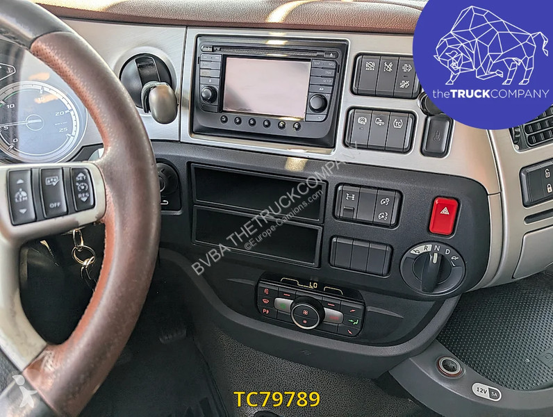 جرار DAF 530