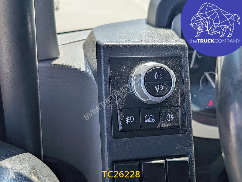 جرار Renault T 480