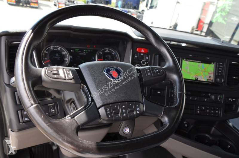 Влекач Scania