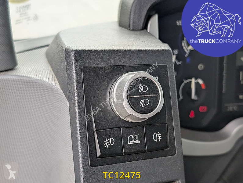 جرار Renault T 520