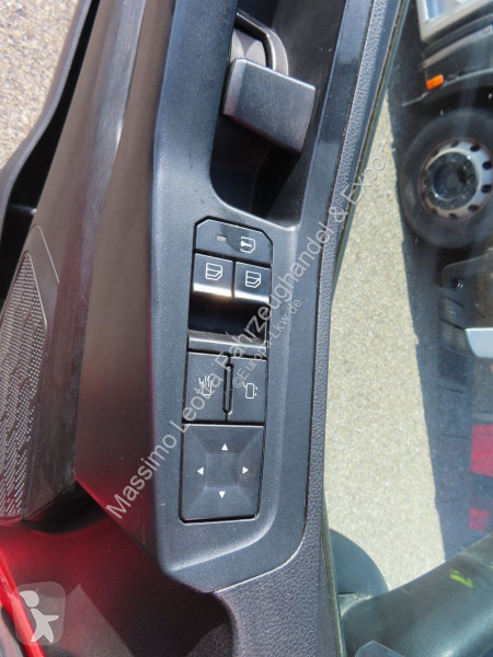 جرار Iveco S-Way 570 Intarder FZ.231