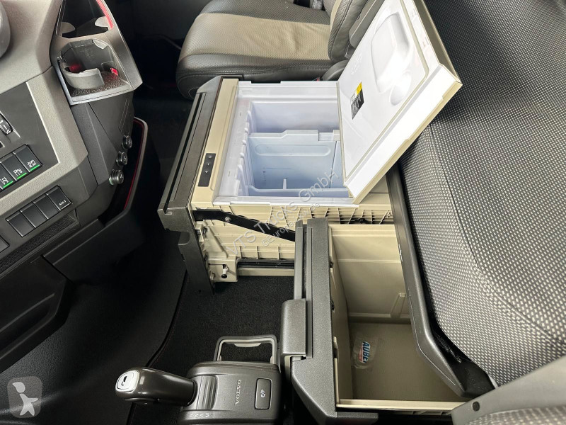 جرار Volvo 500 4x2 LL Hubsattel