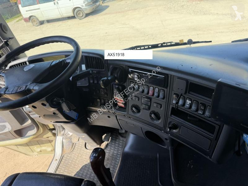 Влекач Scania R560