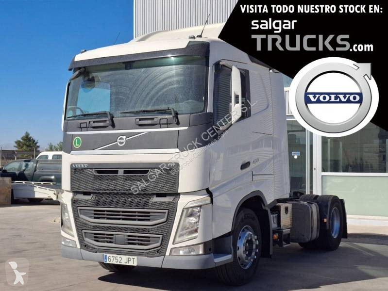 جرار Volvo