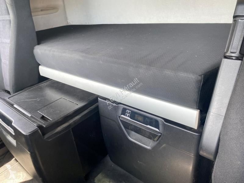 Cabeza tractora Iveco 440 S 46