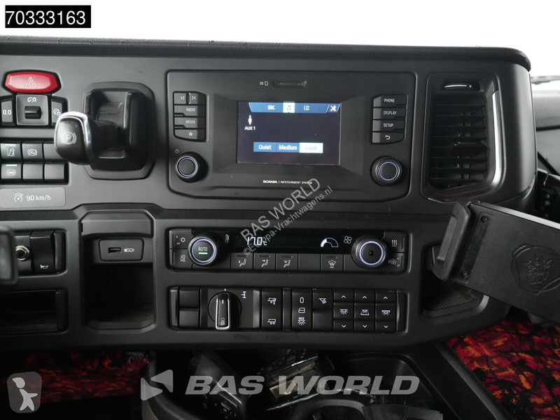 Trekker Scania 4X2 Retarder Full-Air 2x Tanks...