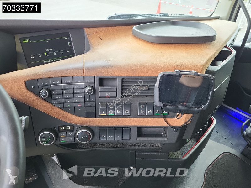Tahač Volvo 500  4X2 Hydraulic Navi