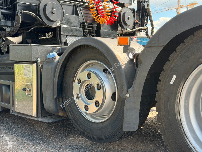 Cabeza tractora Volvo 420 6x2 mit Ladekran HLK...