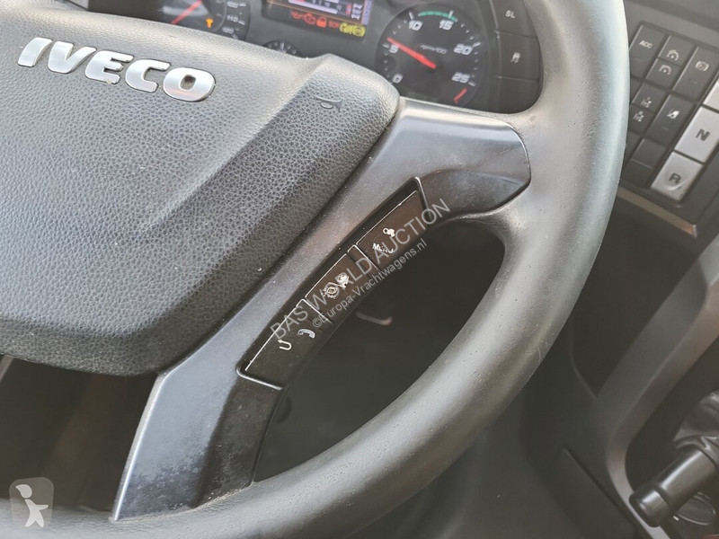 Nyergesvontató Iveco NP NP 460