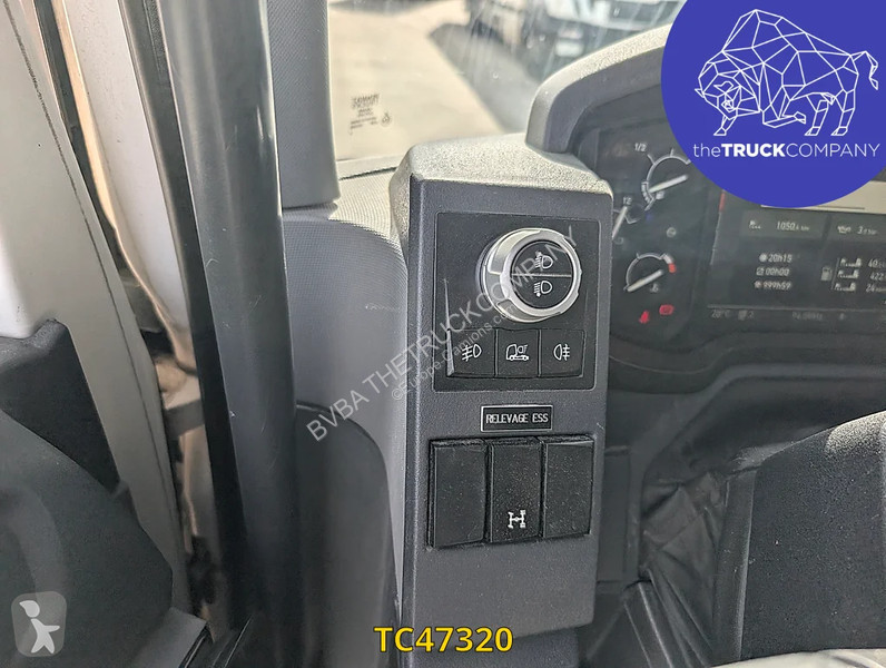 Cap tractor Renault T 440
