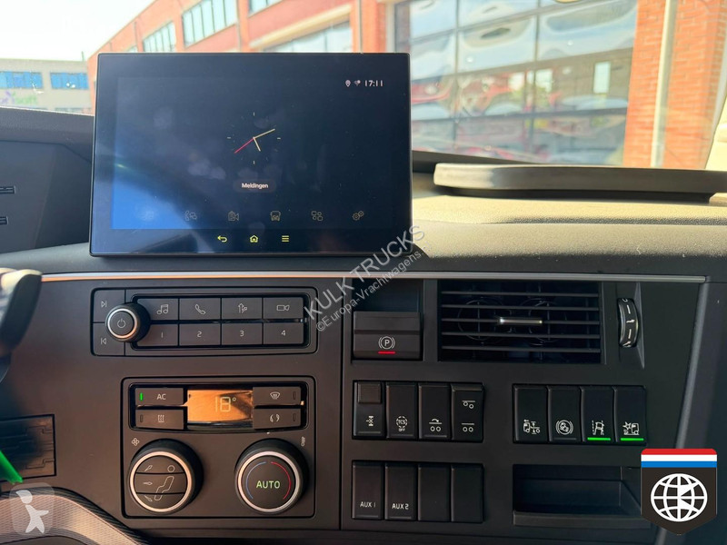 جرار Volvo 500 Globetrotter XL 6X2/2 - PTO -...
