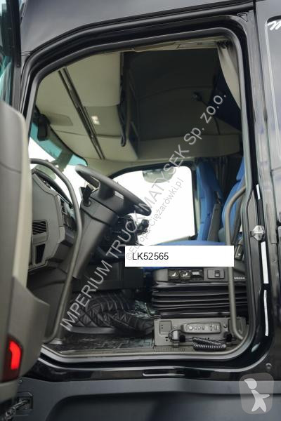 Влекач Volvo FH 500