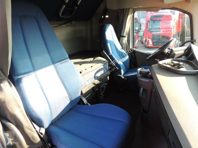Cap tractor Volvo 460 Globetrotter