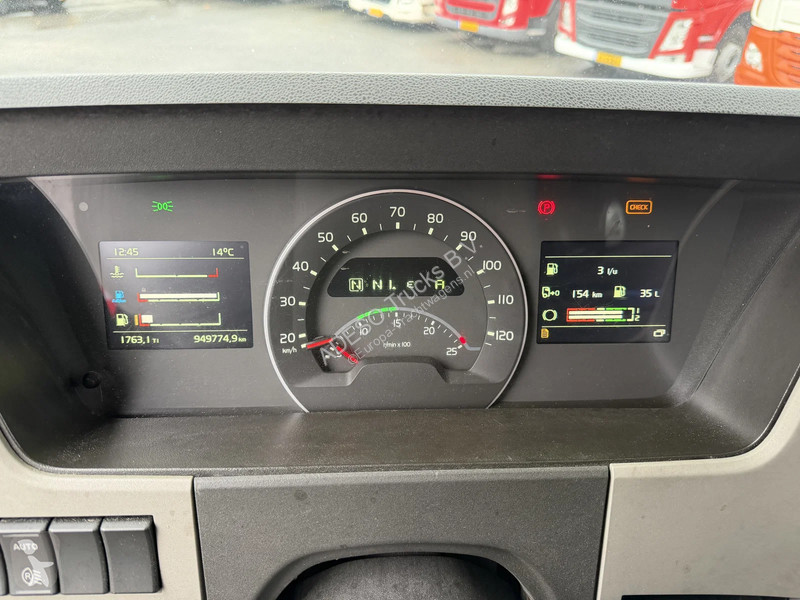 Volvo FM 330  Truck tractor unit