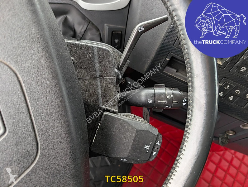 Renault T 520 tractor unit