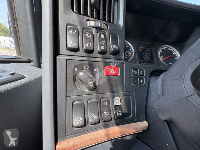 Traktor Scania...