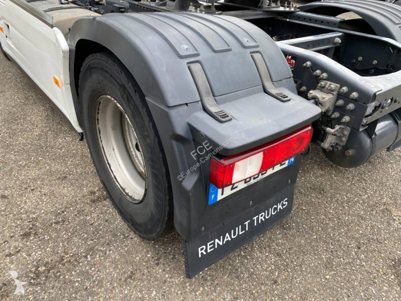 Tahač Renault