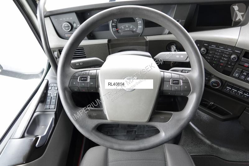 Tractor Volvo 420 / 13 L / PEŁNY ADR / 2017 ROK...