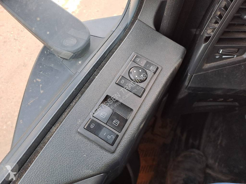 Traktor Mercedes 2045