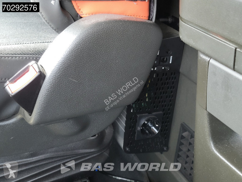 Tahač Volvo 650 6X4 Retarder Full-Air Liftachse...