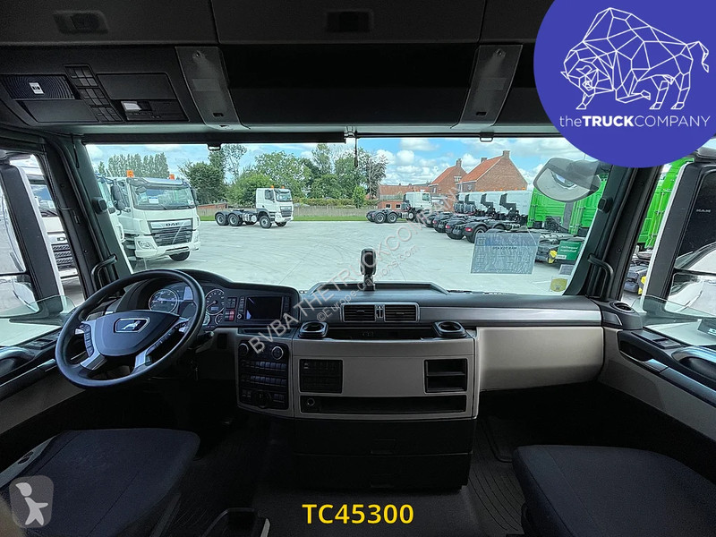 Traktor MAN 470