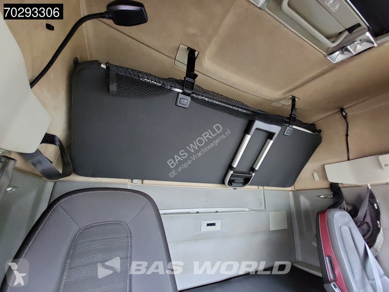 Tahač Volvo 6X4 Retarder 2xTanks Lift-Axle...
