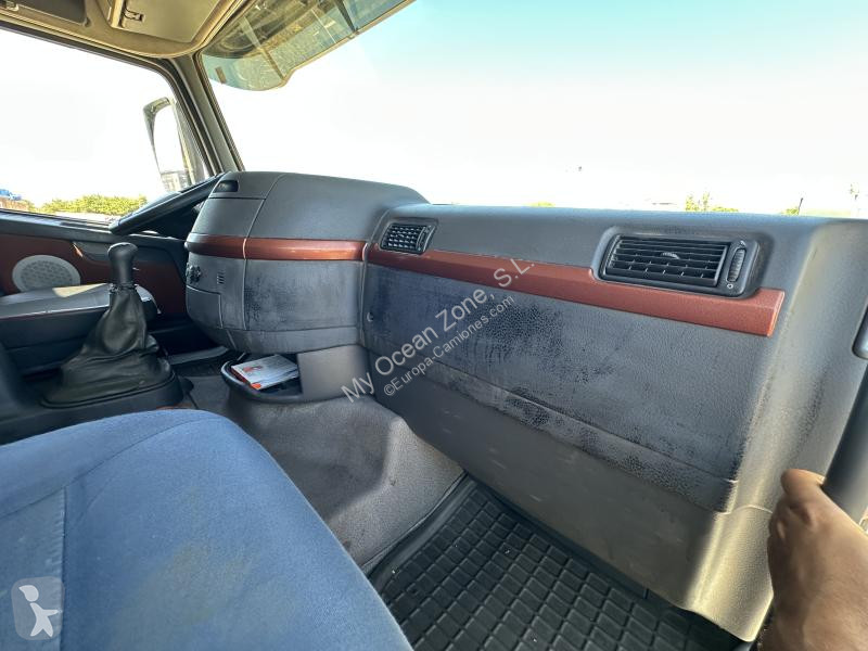 Tracteur Volvo 550